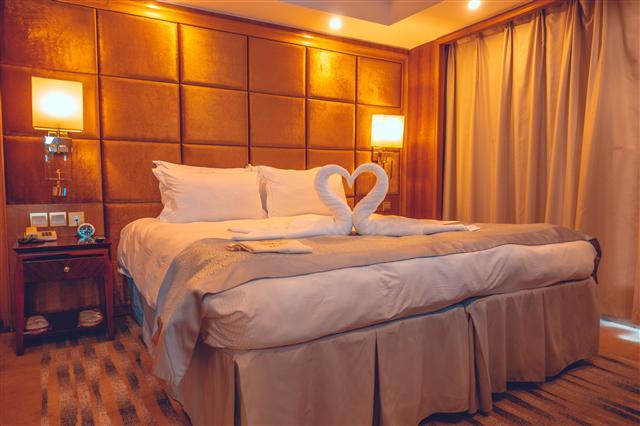 三峡游轮上水下水哪个好玩,三峡游轮上水和下水哪个好