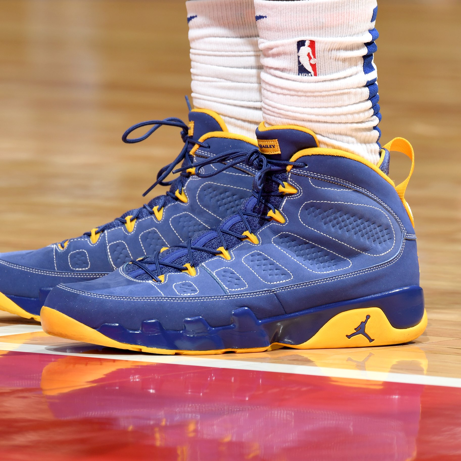 NBA今日球鞋精选：杜兰特蜜汁审美自创鸳鸯鞋安踏为汤神出新款