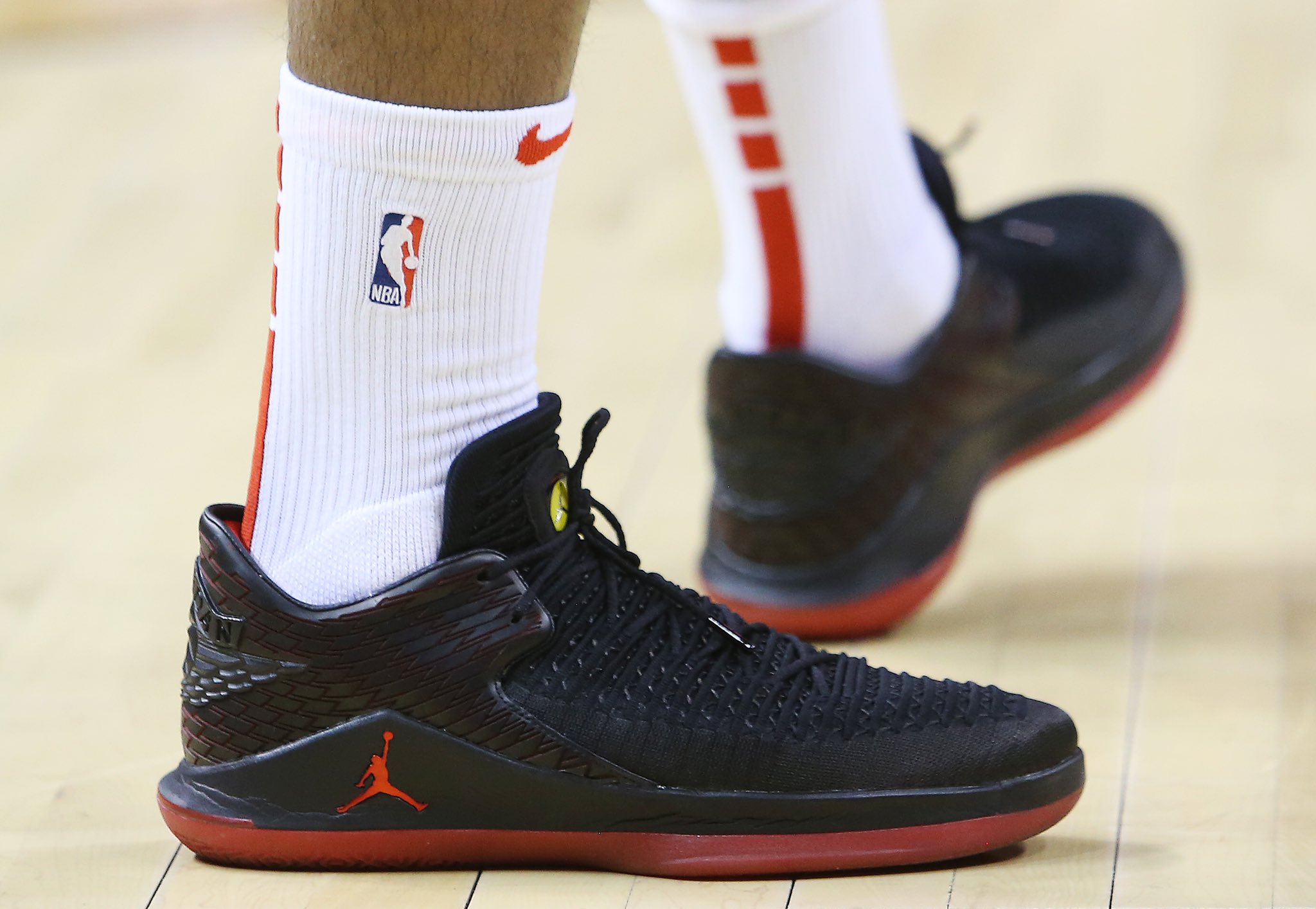 NBA今日球鞋精选：杜兰特蜜汁审美自创鸳鸯鞋安踏为汤神出新款