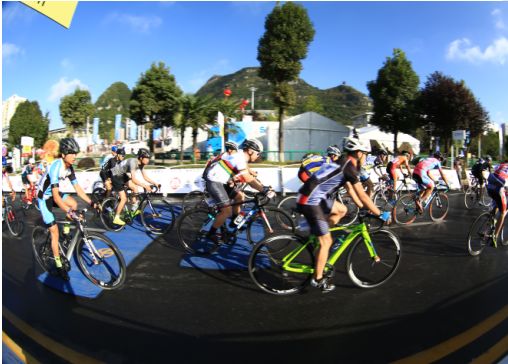 2013年安顺坝陵河大桥跳伞大赛,2021坝陵河大桥低空跳伞