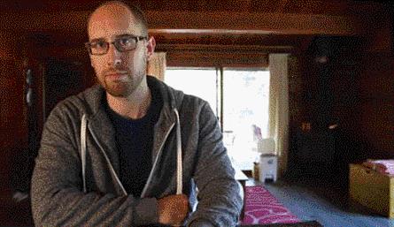 美国人智商欠费，川普带头追捧这个网红，结果全被骗