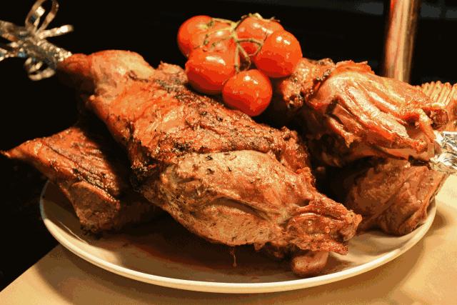 周末畅刷法国生蚝！招牌西班牙海鲜饭、珍稀火腿天天有！