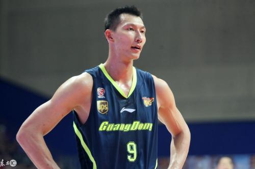 CBA历史十大中锋排名，第一不是姚明，现役只有“第一人”上榜