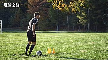 足球基本技术动作要领讲解,足球怎样100%假动作骗过敌人