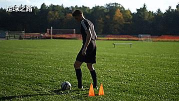 足球基本技术动作要领讲解,足球怎样100%假动作骗过敌人