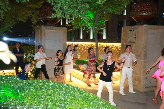 2018年世界杯燃情之夜视频,2018世界杯燃情之夜光辉岁月