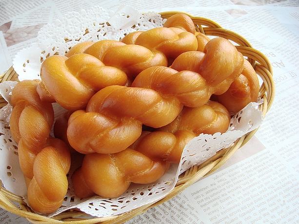 小朋友吃的麻花怎么做,孩子吃的小麻花的制作