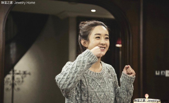 赵丽颖结婚戒指戴哪个手指,赵丽颖秀婚戒图片