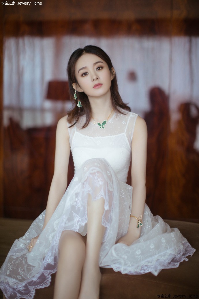 赵丽颖结婚戒指戴哪个手指,赵丽颖秀婚戒图片