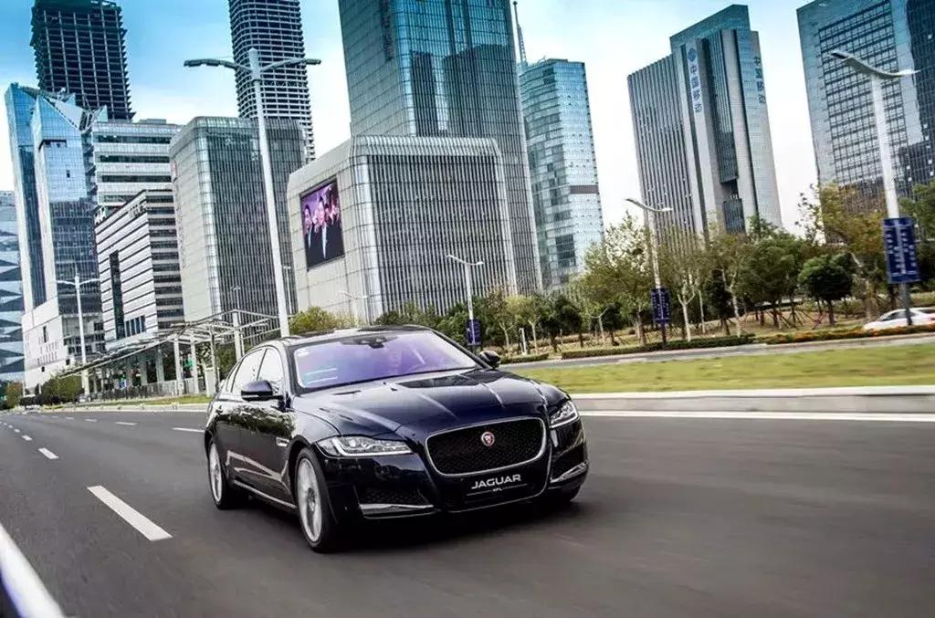 充满英伦绅士气息的捷豹xfl,捷豹xfl2022款和2023款有什么区别