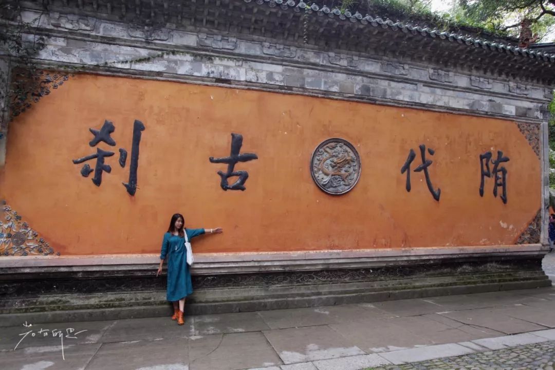 没有人来人往的城市,没有人山人海的地方