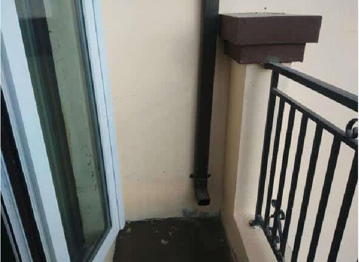 阳台很臭不知道臭味来源,阳台臭找师傅怎么找