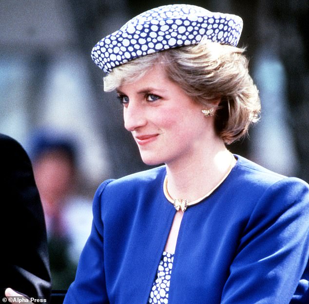 戴安娜王妃珍珠手链,戴安娜王妃的三排巴洛克珍珠项链