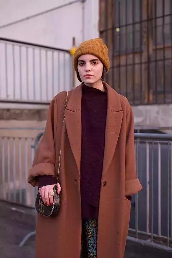 大衣不用熨烫怎么去褶皱,毛呢大衣脏了不用洗