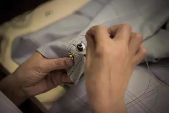 为什么手工西服有缝线,意大利高级西服缝制工艺