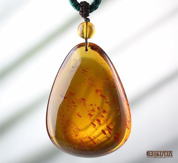 请不要嫌弃,琥珀里面没有气泡很纯净是真的吗