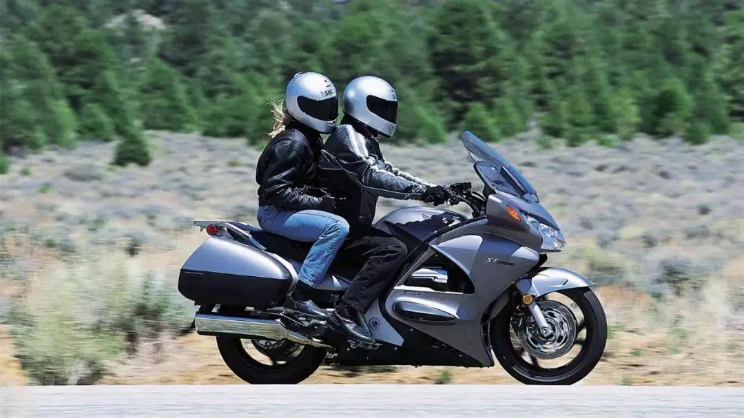 摩托车骑行服哪款好看,男款摩托车骑行服推荐