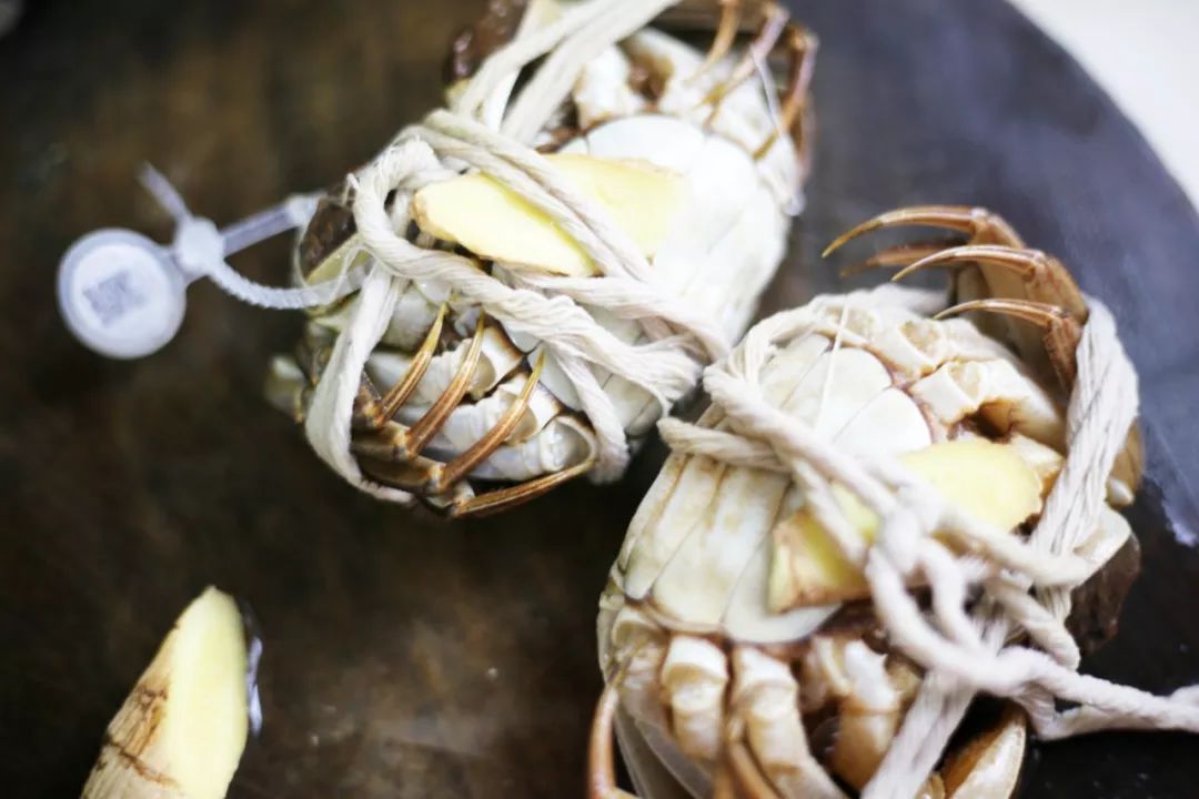 品尝清蒸大闸蟹公蟹和母蟹,清蒸大闸蟹前蟹需要处理吗
