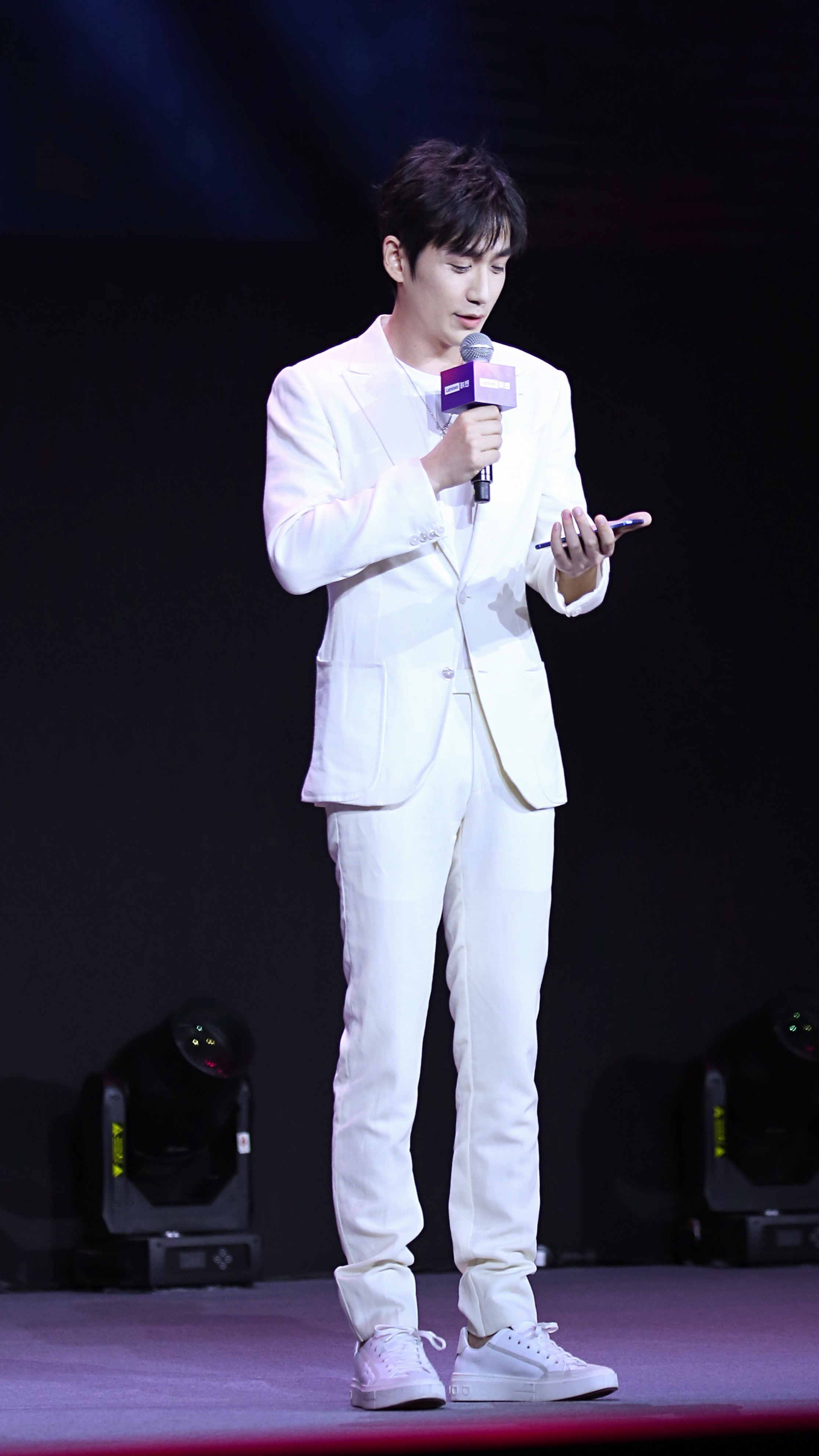 朱一龙系蝴蝶结,朱一龙戴蝴蝶结