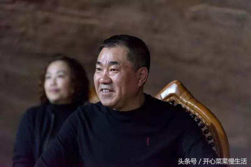 这个寺庙有点怪，只有一个和尚和百名肿瘤病人