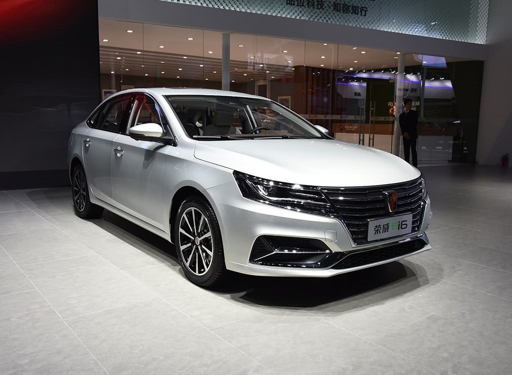 荣威ei6油电混实际油耗,2019款荣威ei6混动怎么样用车感受