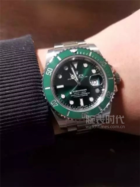 劳力士绿水鬼夜光是什么颜色,劳力士绿水鬼有夜光功能吗