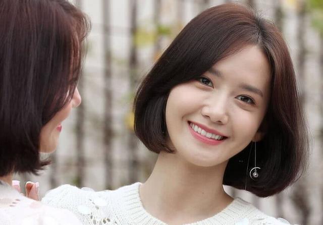 圆脸短发女生适合的简单发型扎法,圆脸女生头发少适合的短发减龄