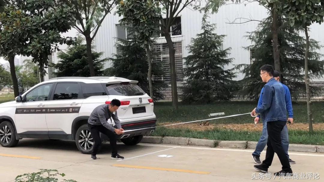 一场耗时11天的庖丁解车，谁在裸泳？谁死谁活？