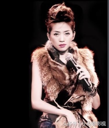 主持人李咏因癌症去世,著名主持人李咏患癌去世是真的吗