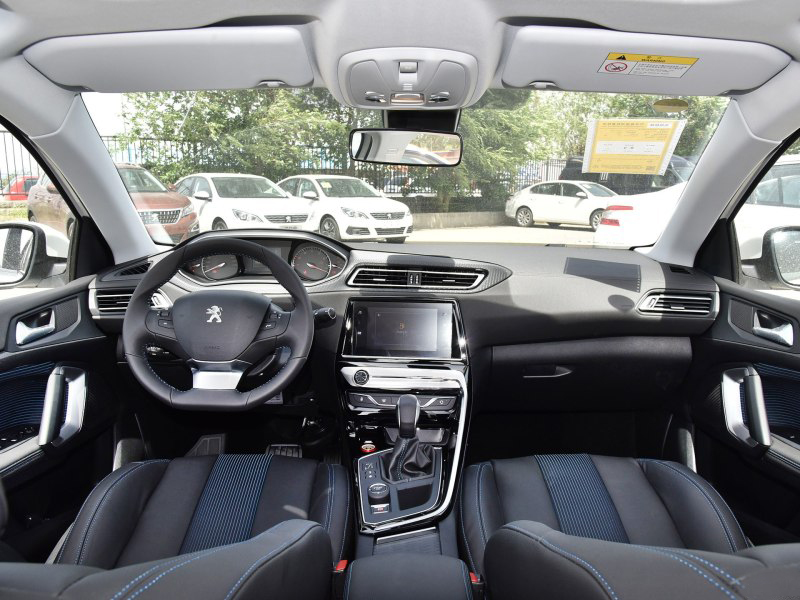 东风标致3082018款自动豪华款,2018东风标致308试驾视频