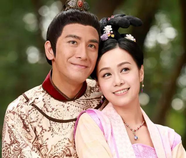 《法证先锋4》首日开拍工作花絮照！TVB力捧港姐：今天扮纯情少女