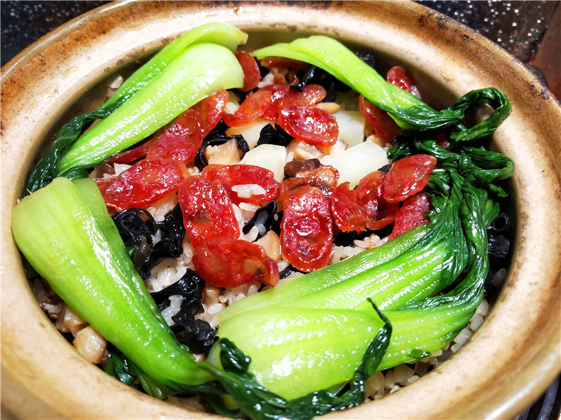 广式煲仔饭的家常做法电饭锅,广式煲仔饭的正宗做法