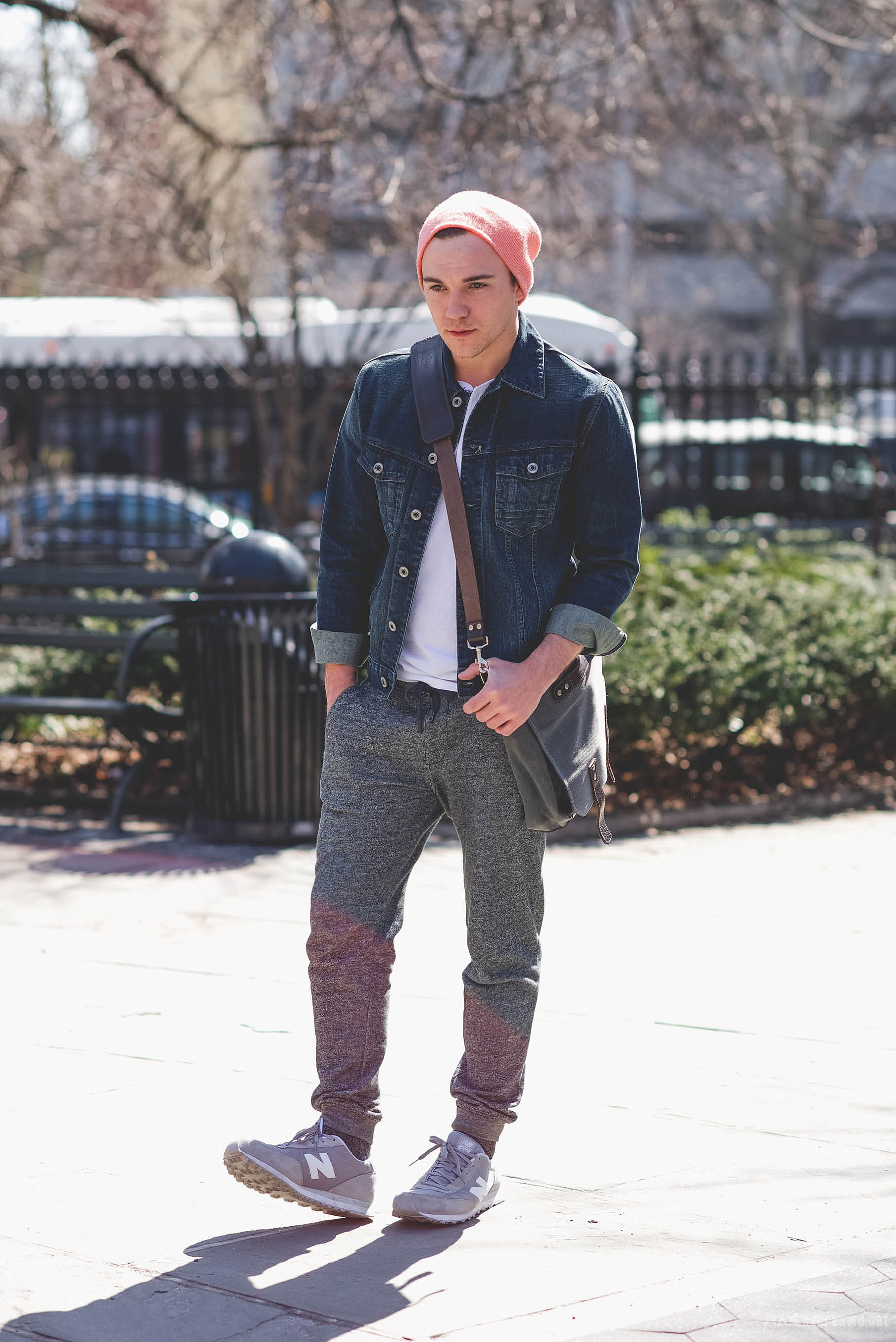 你想要一条既减龄又舒服的卫裤吗,舒适又时髦卫裤