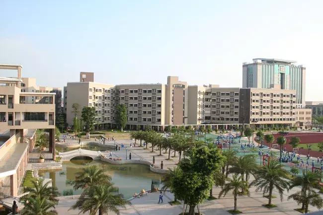 想去华英学校读书有什么办法,入读华英学校