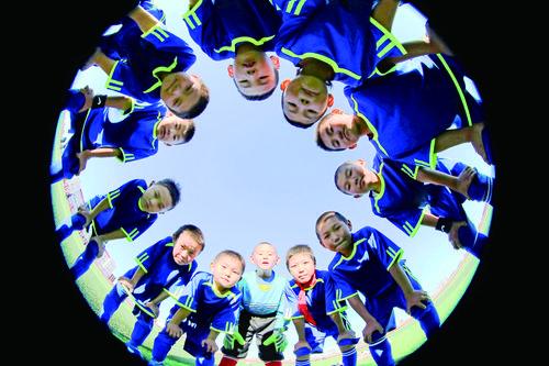 校园足球点亮梦想作文,校园足球星星之火