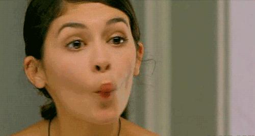 杨幂同款单眼皮红色系妆容,杨幂御用化妆师教你打造减龄妆