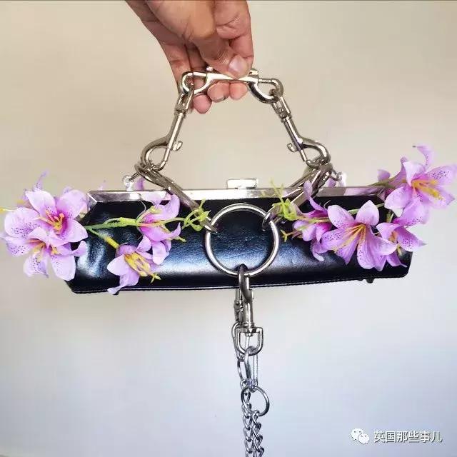 国外最近爆火的鞋子,国外很火的高跟鞋