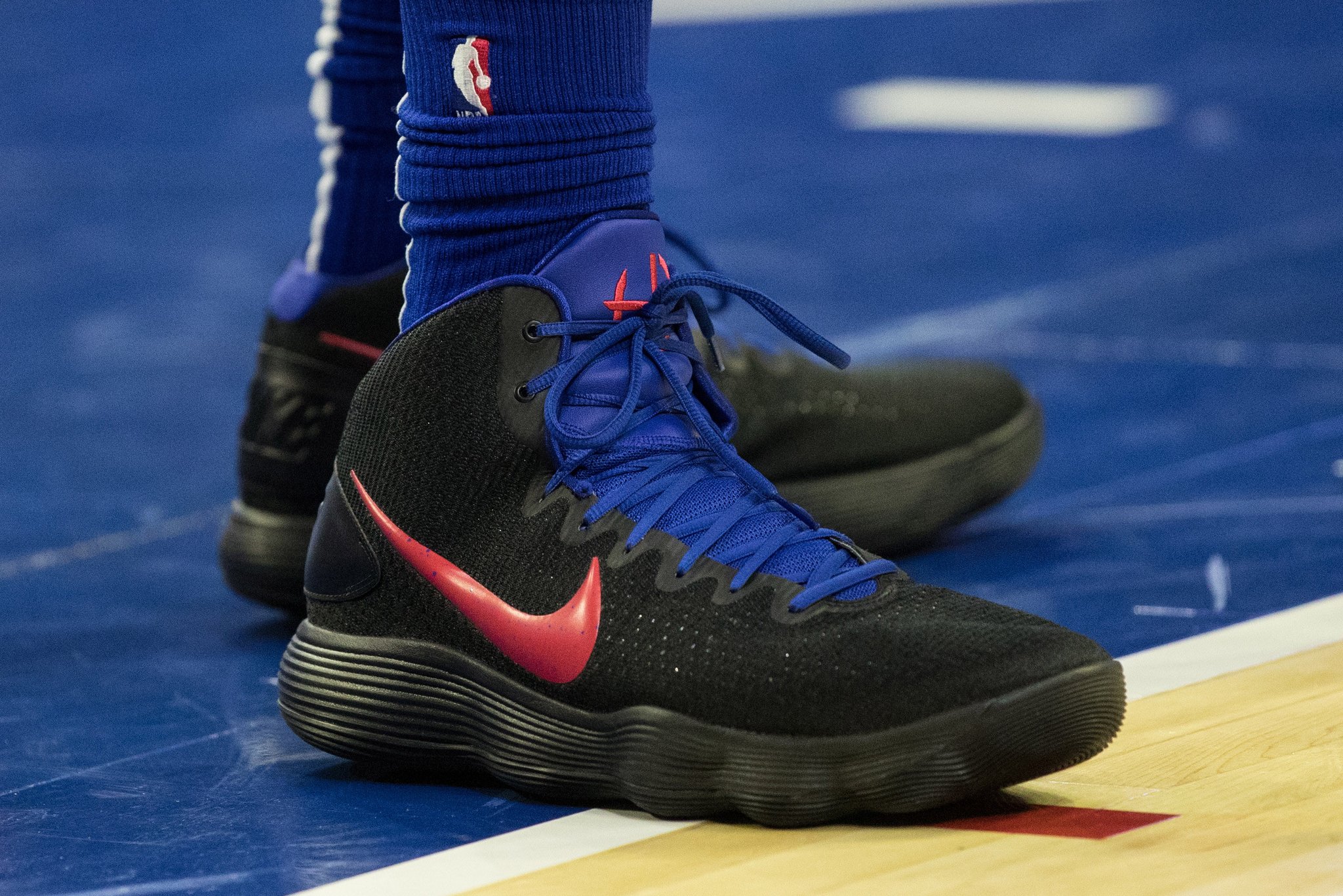 汤神回归穿的篮球鞋,汤神签约安踏前穿什么鞋