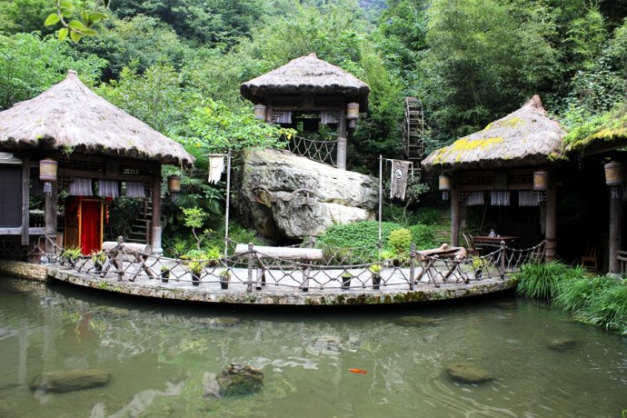 天生桥自然成形的石桥,天生桥喀斯特