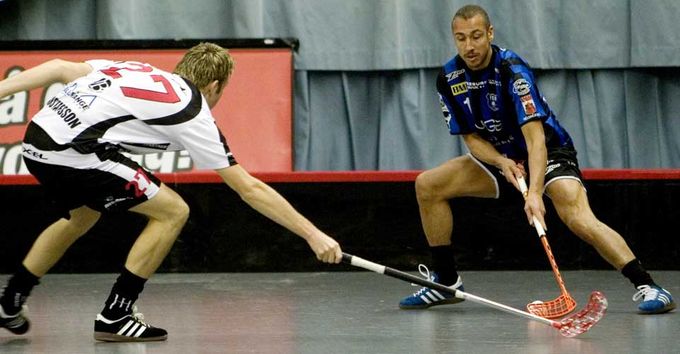 足球运动中的两翼齐飞,足球运动员转行解说