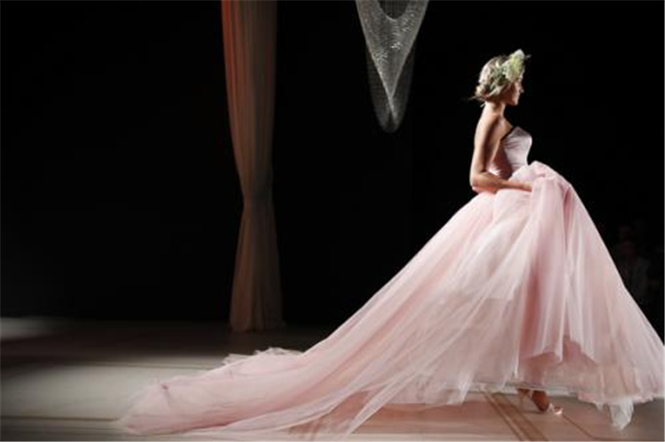 「图集」不来米兰你永远不会知道，婚纱可以有多美！