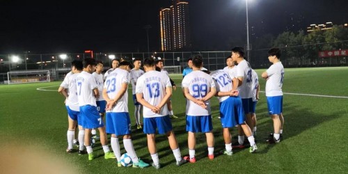 湖北运鸿控股集团董事局主席李玉保宣布足球队正式成立