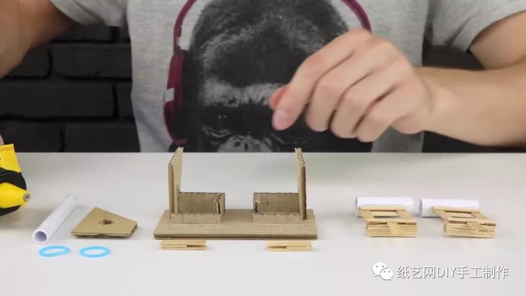 怎么用卡纸做战舰,卡纸做海盗战斗机