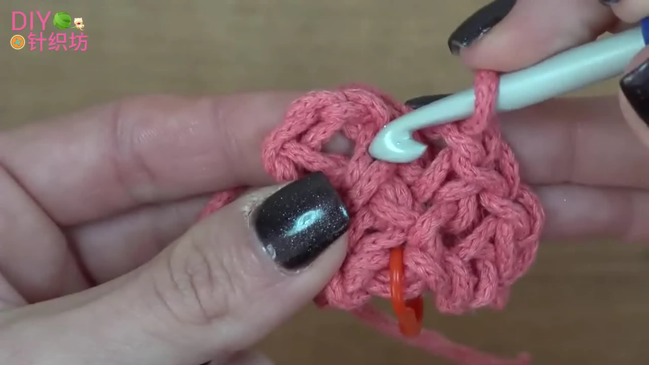 钩针编织三角围巾教程,钩针编织三角围巾视频教程