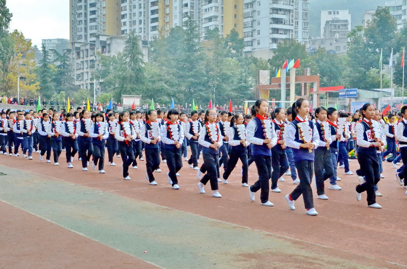 恩施市实验小学足球比赛,建始县实验小学2023运动会