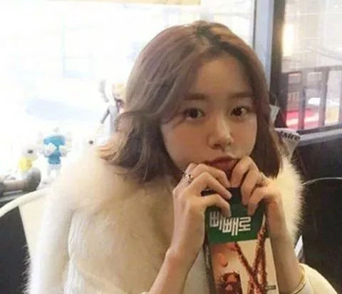 短发女2021流行发型圆脸免打理,40-50岁女人圆脸短发扎什么发型