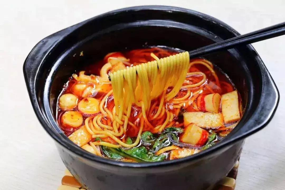 砂锅米线摆摊高汤,做砂锅米线高汤一天要多少