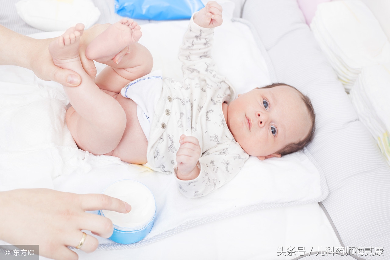 宝宝吃药后拉便便深褐色,小孩腹泻大便糊状黑褐色