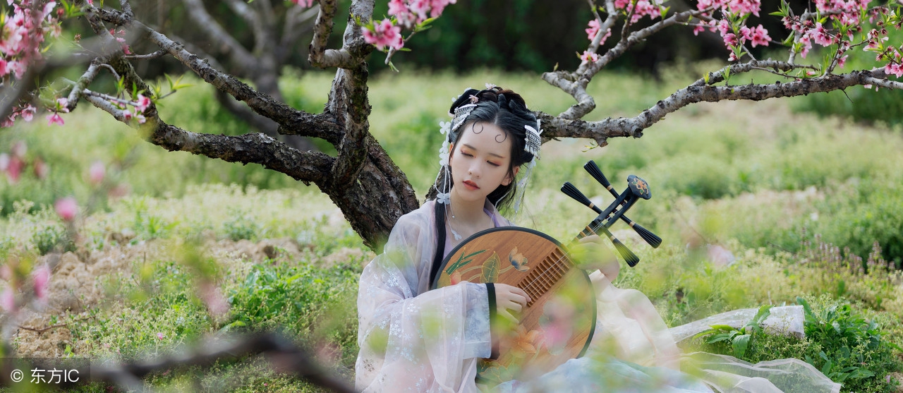 女人应该怎么去形容她漂亮呢？收集了很多词，一起来看看吧！