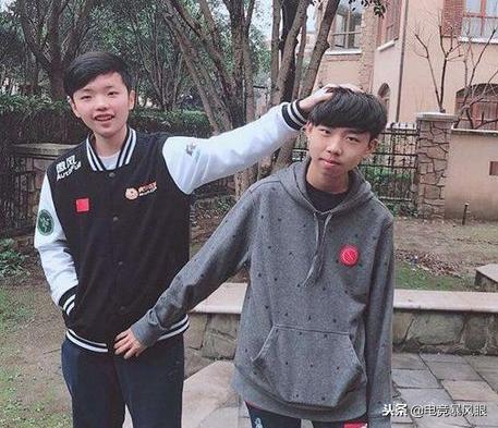 4am孤存最后一次直播,4am孤存打英雄联盟